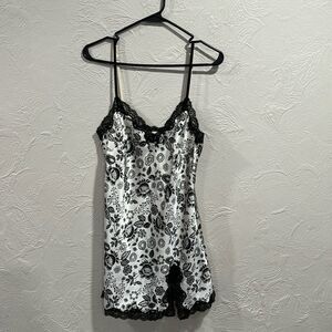 Victorias Secret Y2K Black and White Floral Slip Lingerie Dress Size Medium